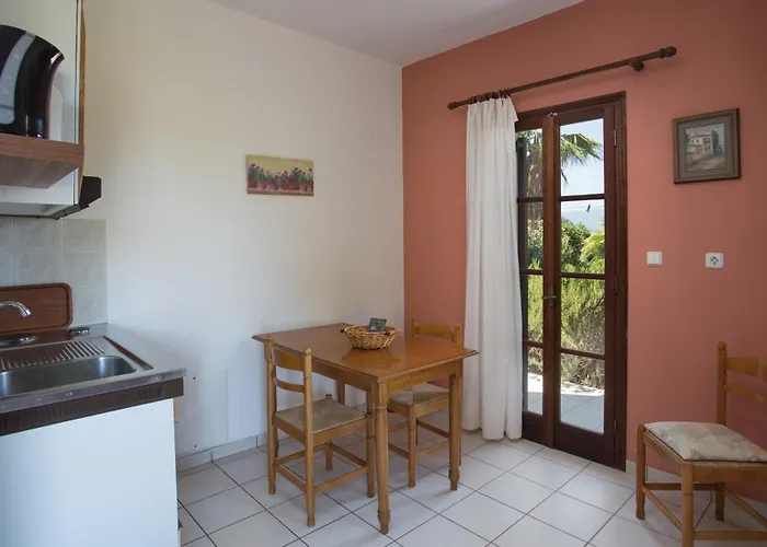 Village Aparthotel 3*