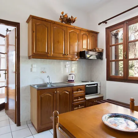 アパートホテル Village モネンバシア