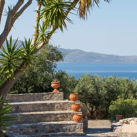 Village Apartahotel
