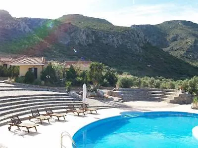 Village Apartahotel