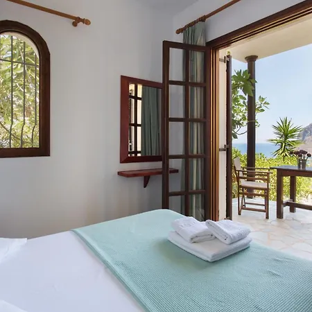 アパートホテル Village